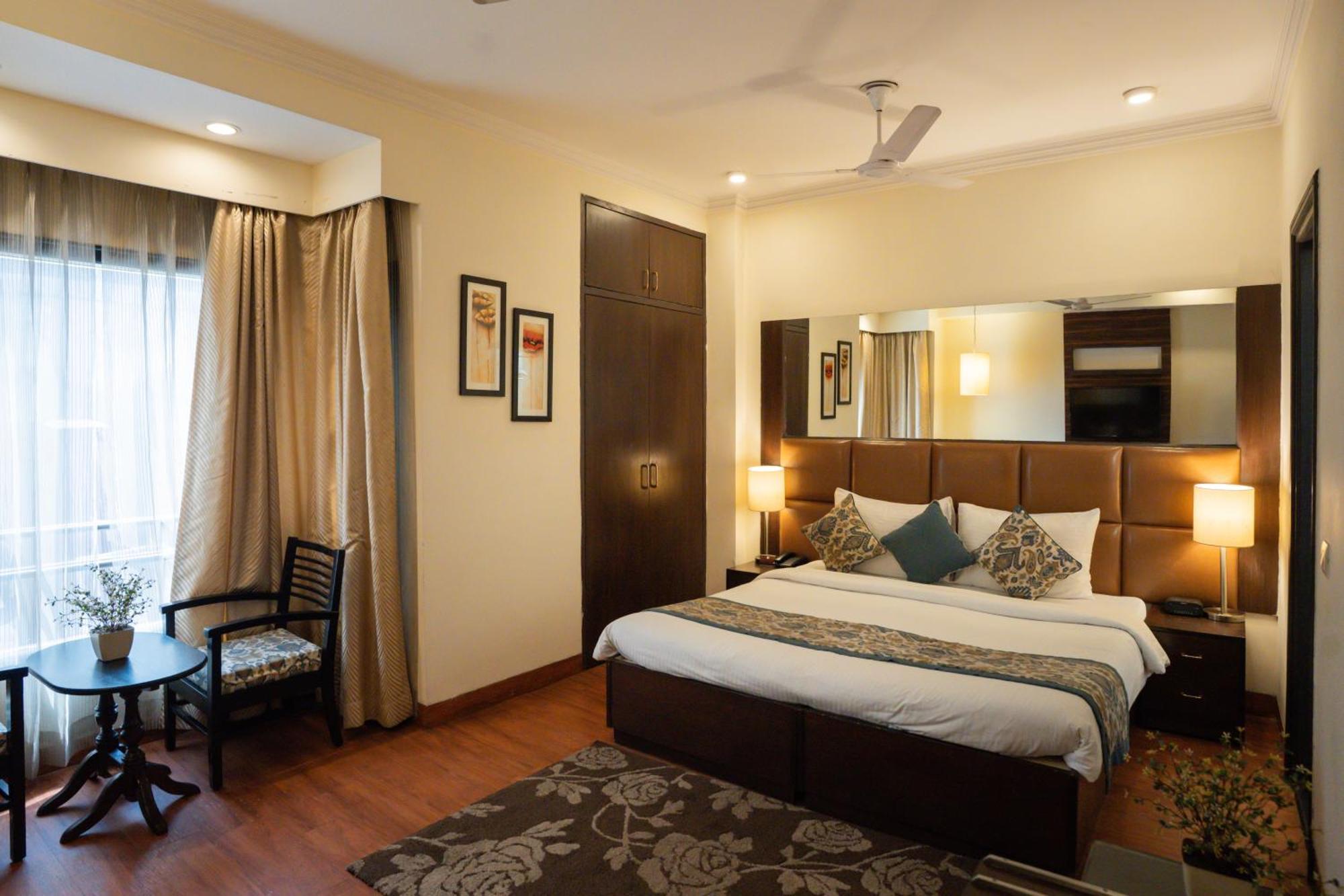 Ahuja Residency Cyber City II Gurgaon Exterior foto