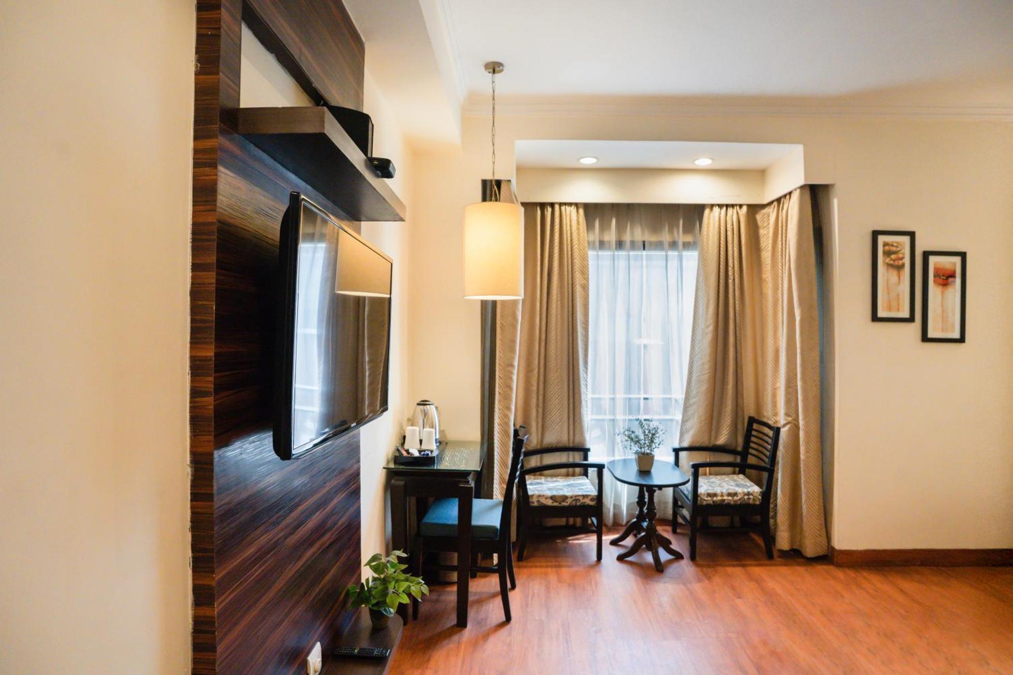 Ahuja Residency Cyber City II Gurgaon Exterior foto