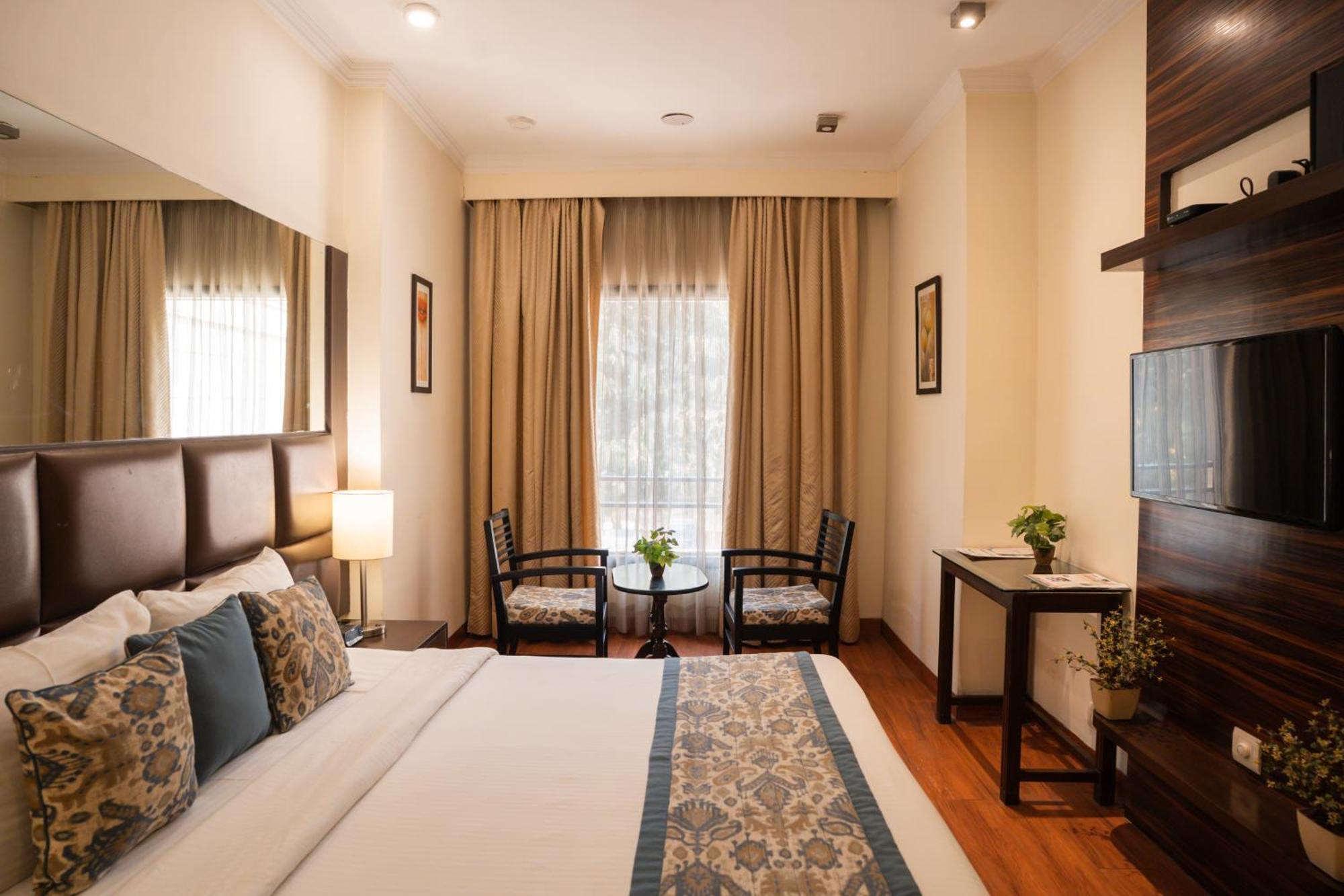 Ahuja Residency Cyber City II Gurgaon Exterior foto