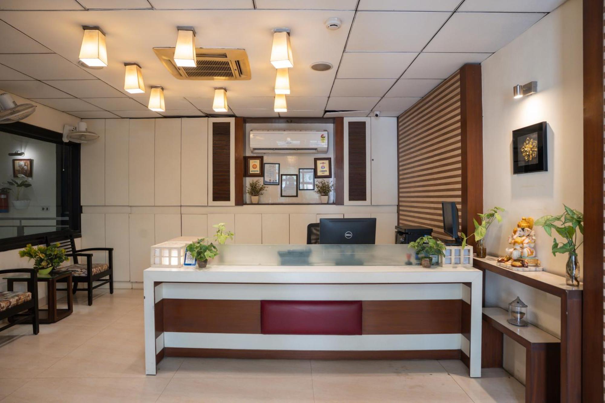 Ahuja Residency Cyber City II Gurgaon Exterior foto