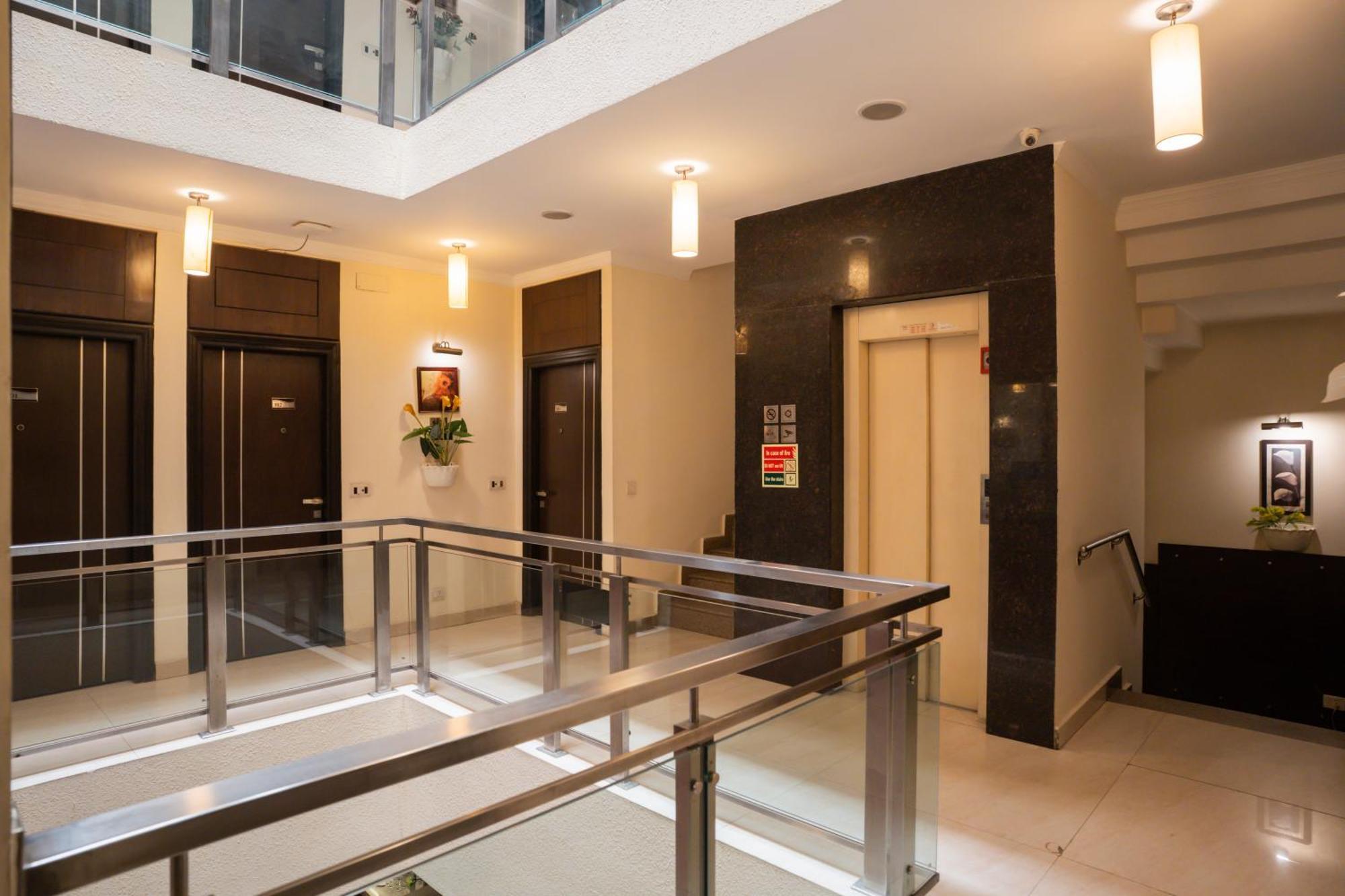 Ahuja Residency Cyber City II Gurgaon Exterior foto